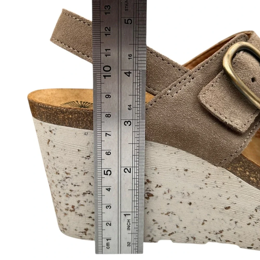 OTBT Made In Portugal Women's Wedge Leather‎ Sandals Size 9-9.5 Taupe/Greige